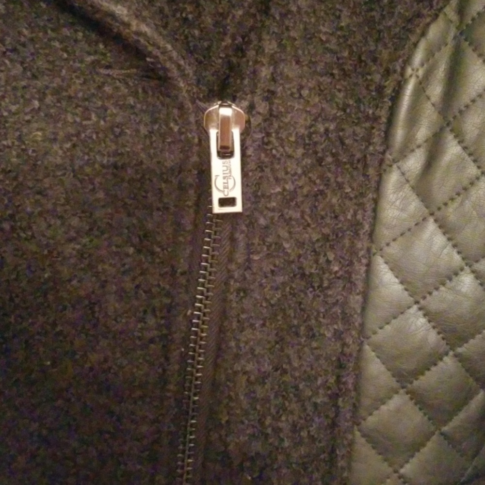 Coat - Picture 6 of 8